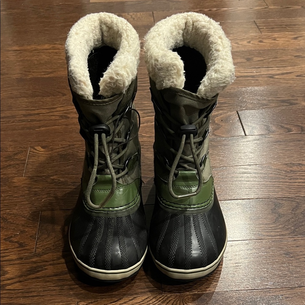 Sorel Kid’s Forest Green and Black Winter Boots